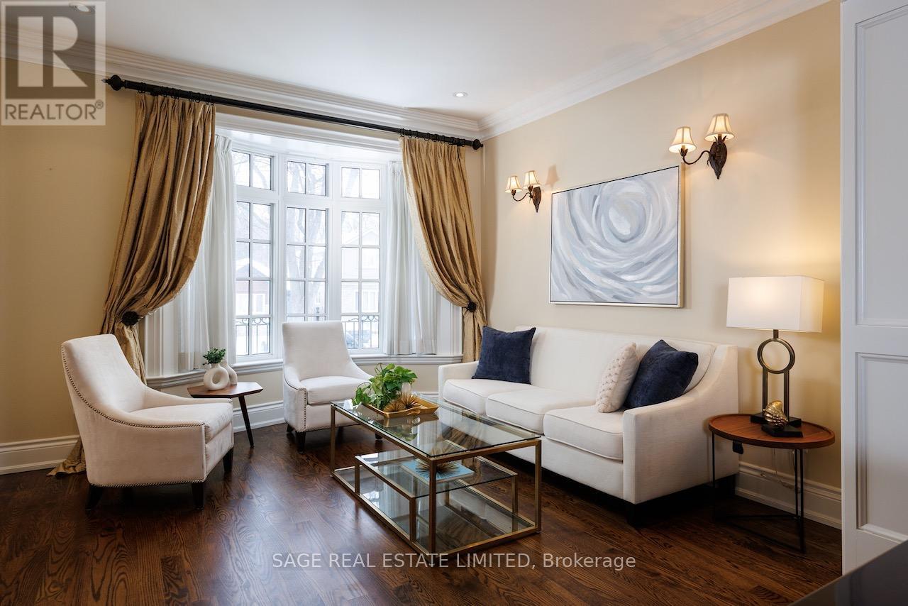 19 Carmichael Avenue, Toronto, Ontario  M5M 2W5 - Photo 9 - C12919920