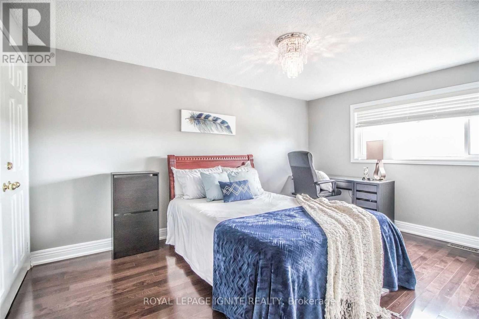 11 Carisbrooke Square, Toronto, Ontario  M1B 4M2 - Photo 13 - E12919924