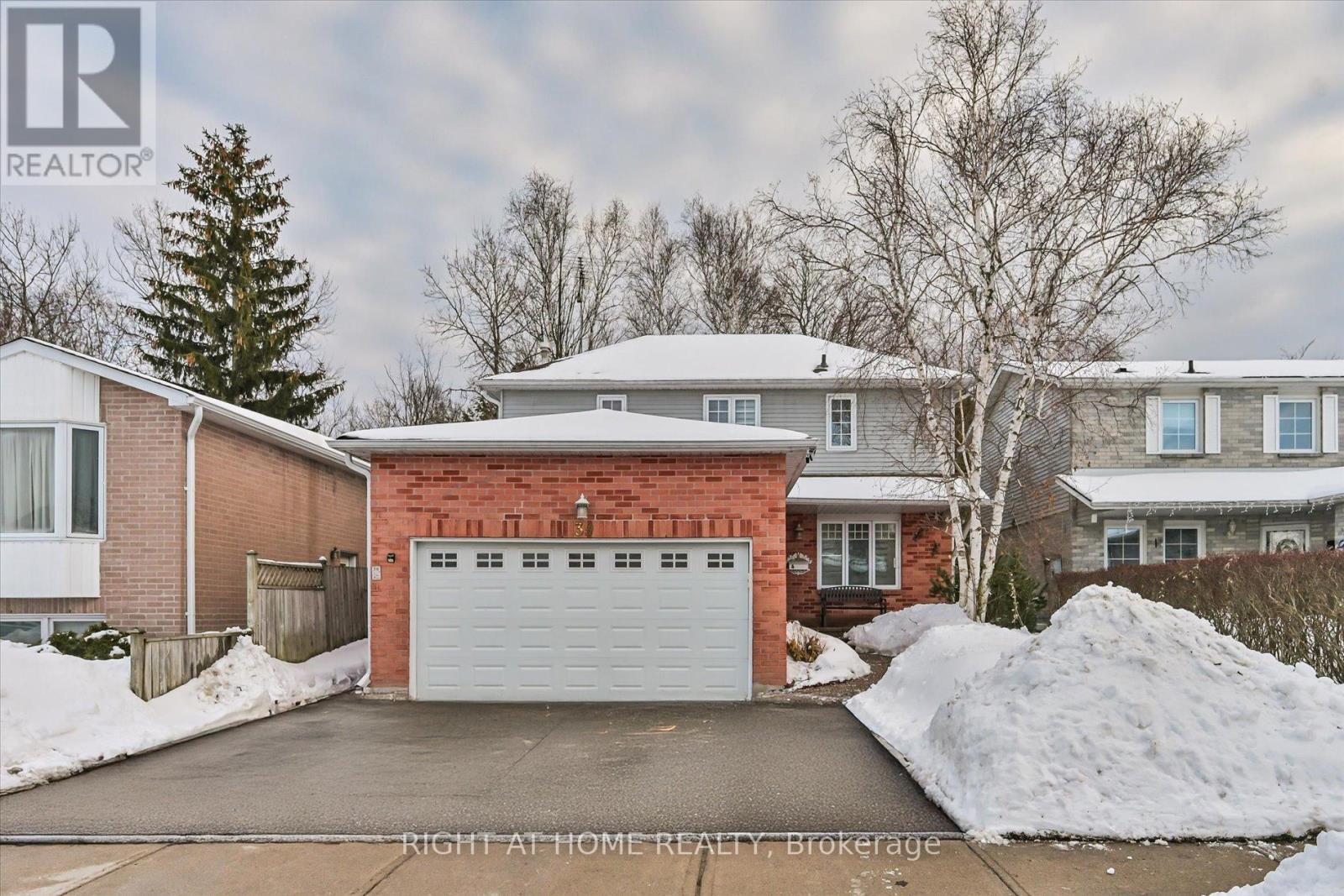 39 Devondale Street, Clarington, Ontario  L1E 1S3 - Photo 3 - E12919932