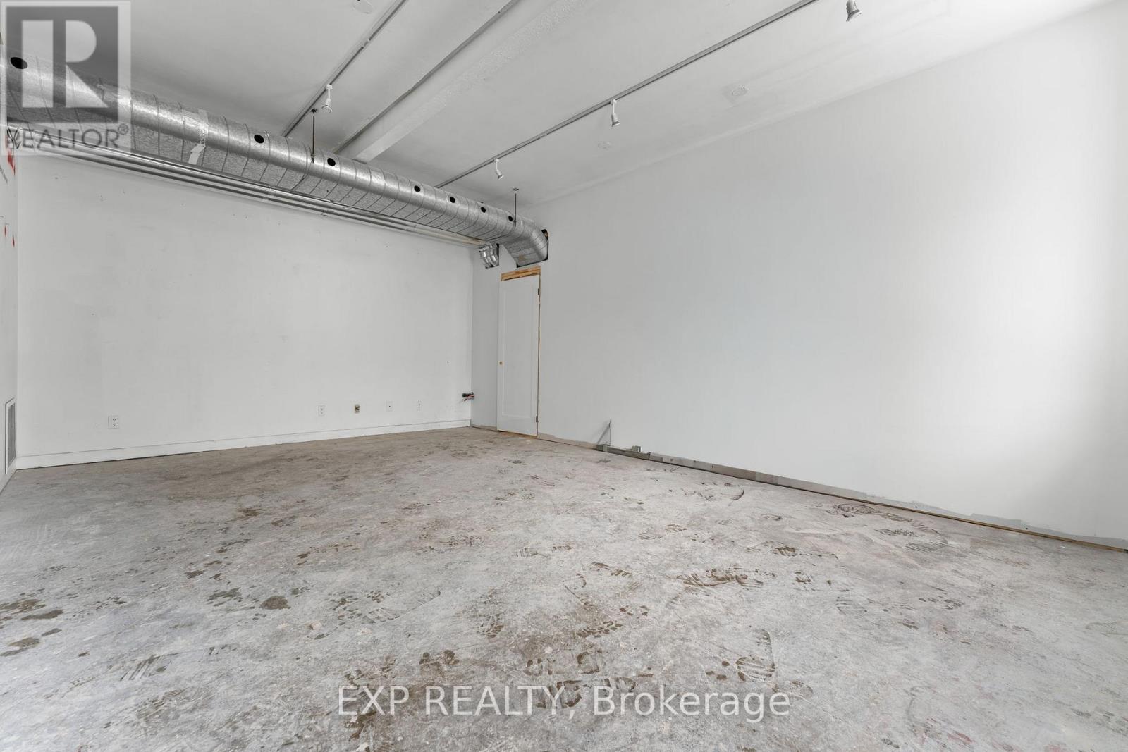 1558 Queen Street E, Toronto (Greenwood-Coxwell), Ontario  M4L 1E8 - Photo 10 - E12919934