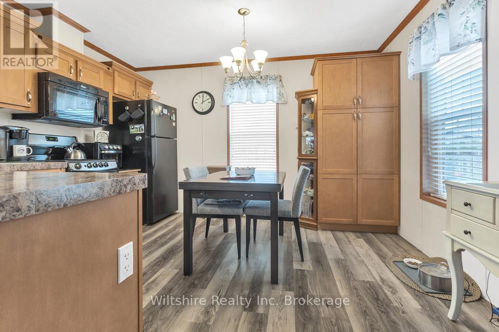 5w - 23 North Street W, Tillsonburg, Ontario  N4G 1B9 - Photo 5 - X12919970