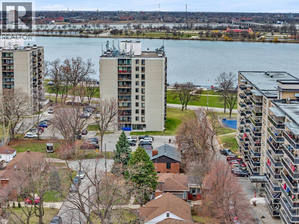 264 Sterling, Windsor, Ontario N8Y 3T7 - Photo 3 - 26006222