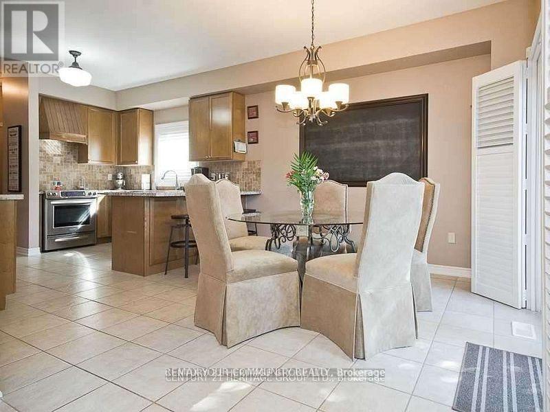 125 Timber Valley Avenue, Richmond Hill (Oak Ridges), Ontario  L4E 4Z8 - Photo 10 - N12919822