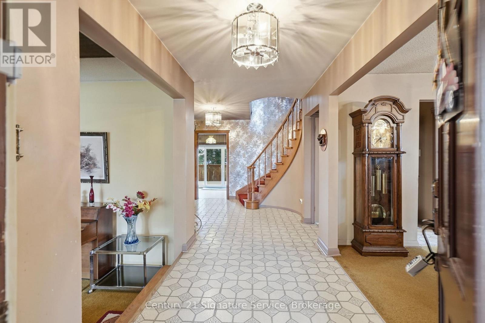 7 German Mills, Markham, Ontario  L3T 4H4 - Photo 6 - N12919888