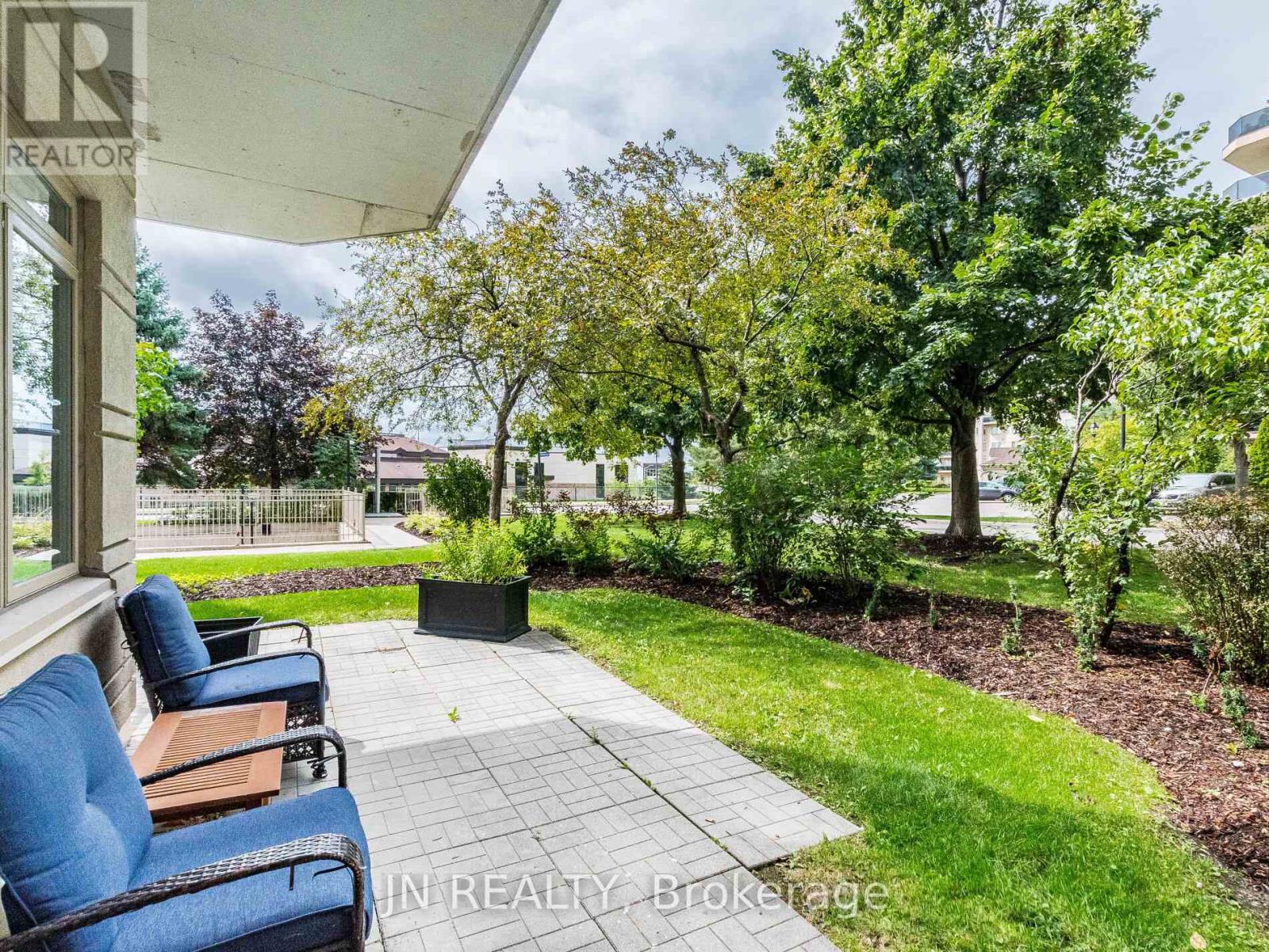 109 - 10 Dayspring Circle, Brampton, Ontario  L6P 1B9 - Photo 39 - W12749436