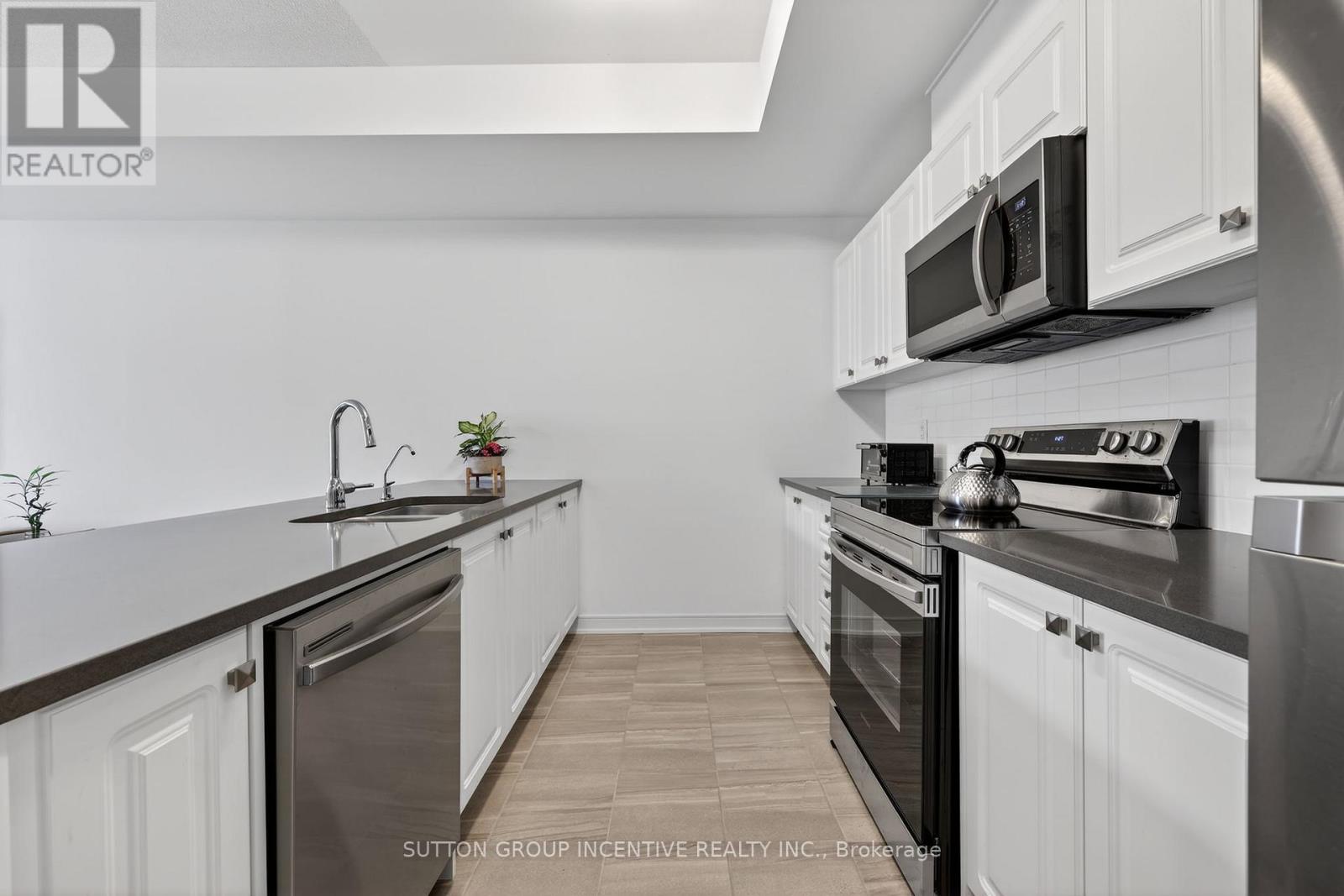 46 Spry Lane, Barrie, Ontario  L9J 0N6 - Photo 10 - S12919802