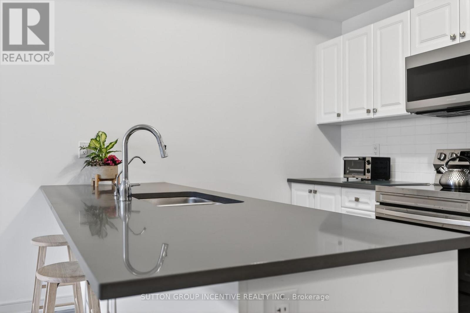 46 Spry Lane, Barrie, Ontario  L9J 0N6 - Photo 11 - S12919802