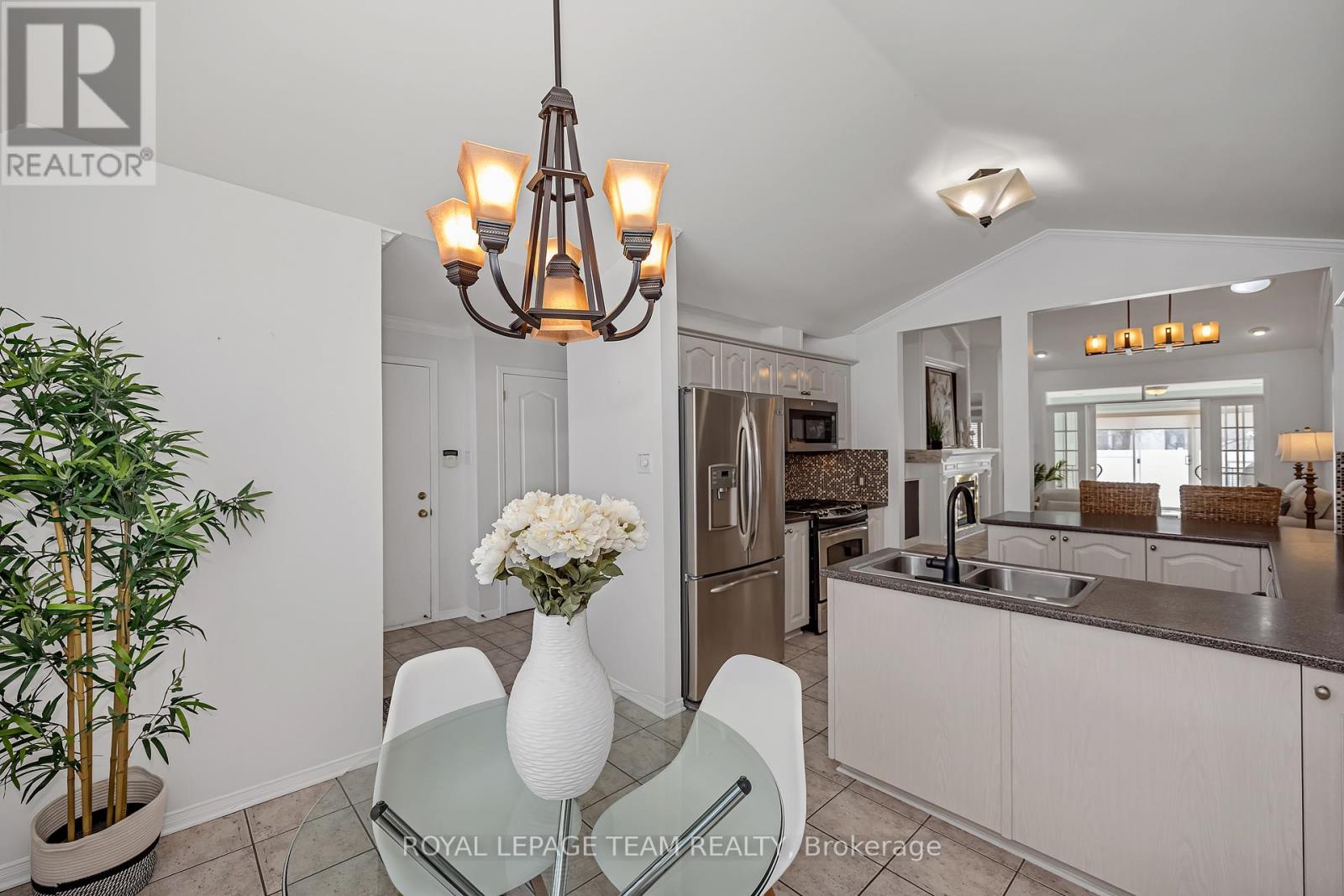 43 Settler's Ridge Way, Ottawa, Ontario  K2J 4V2 - Photo 3 - X12919960