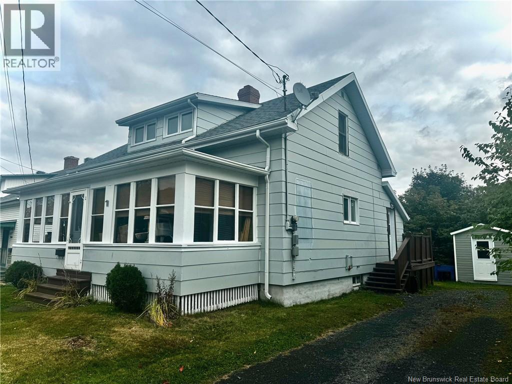 71 21e Avenue, Edmundston, New Brunswick  E3V 2C2 - Photo 1 - NB126460