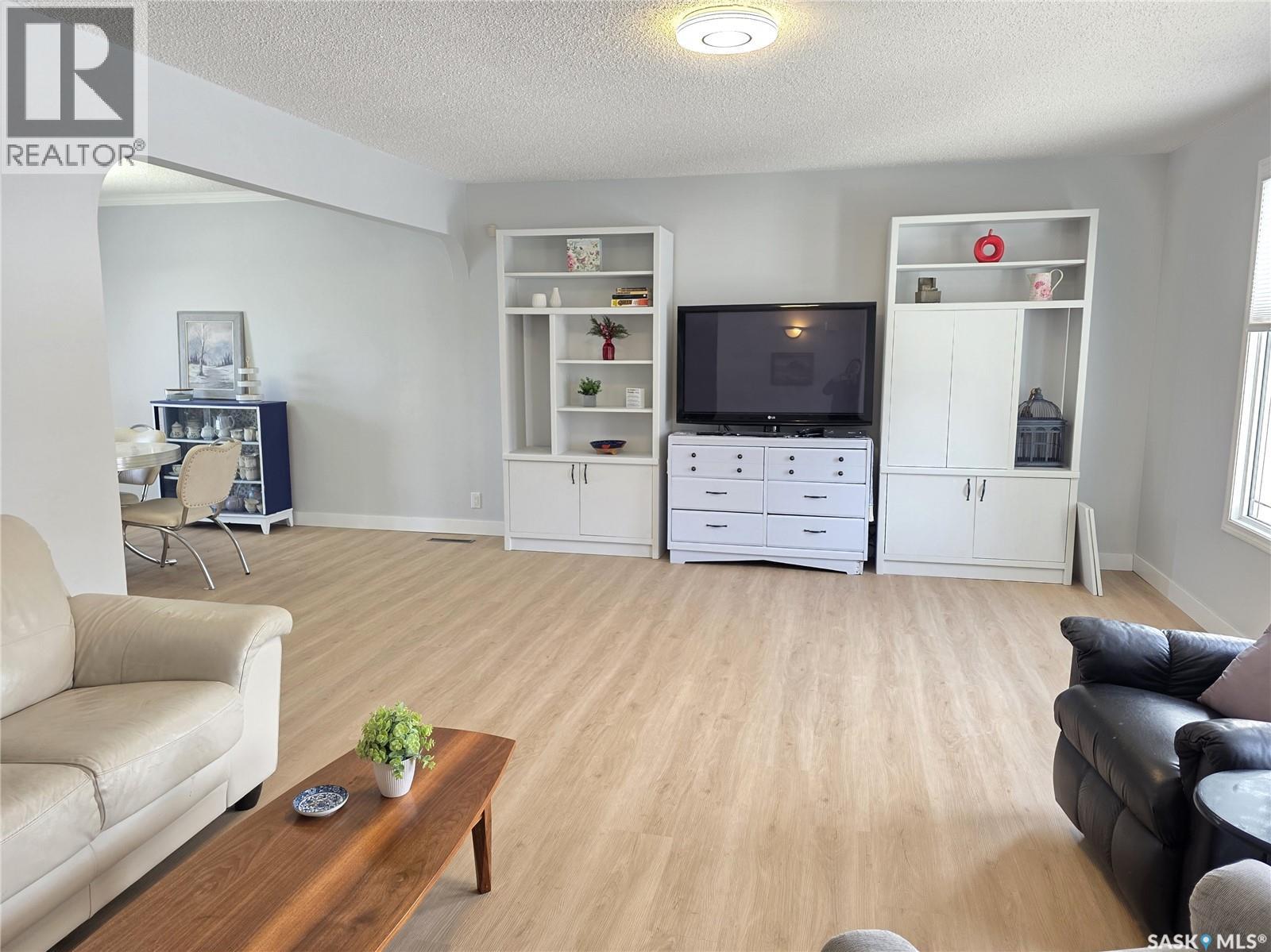 403 Thomson Street, Outlook, Saskatchewan  S0L 2N0 - Photo 4 - SK029228