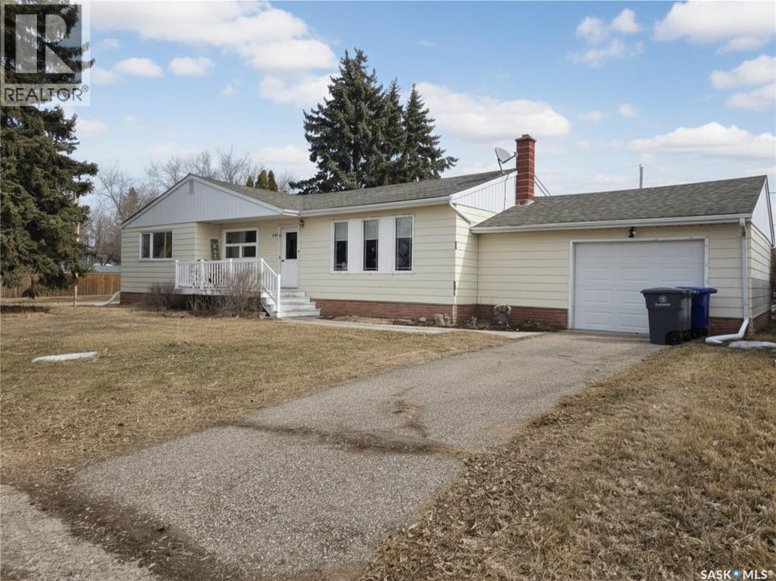 403 Thomson STREET, Outlook, Saskatchewan