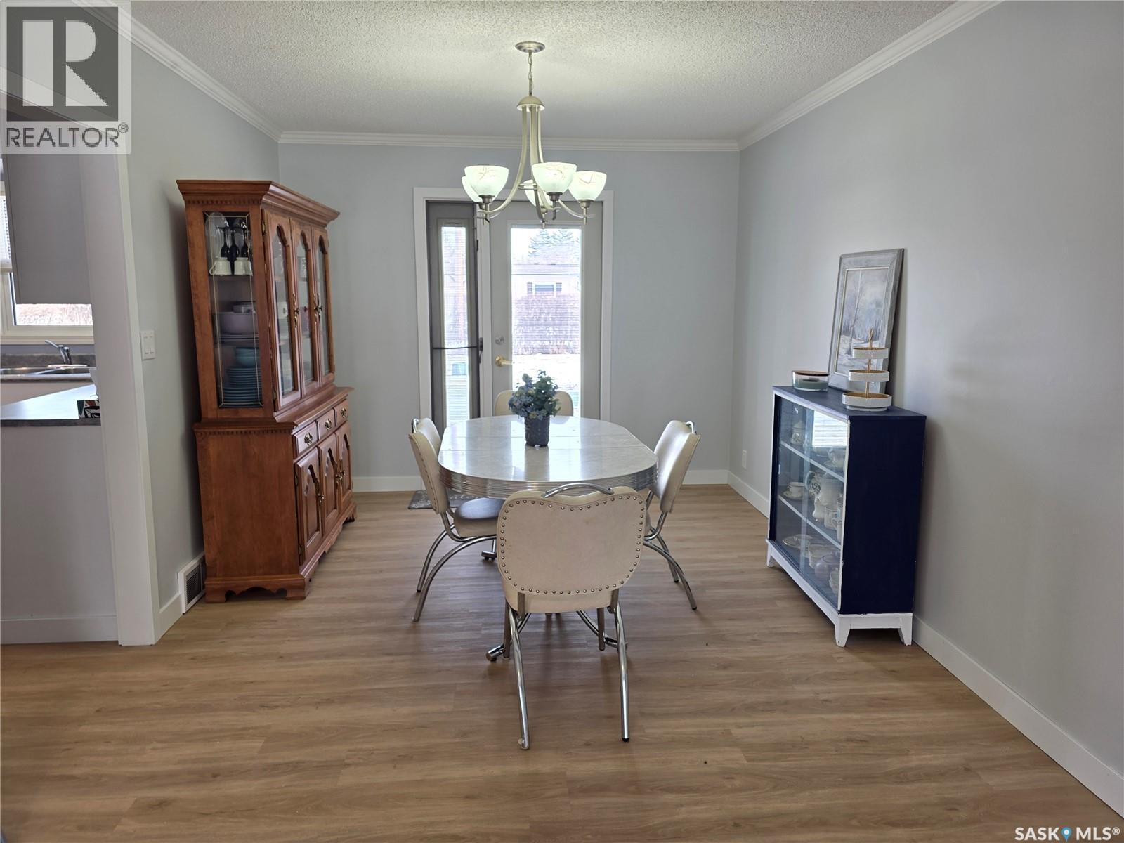 403 Thomson Street, Outlook, Saskatchewan  S0L 2N0 - Photo 5 - SK029228