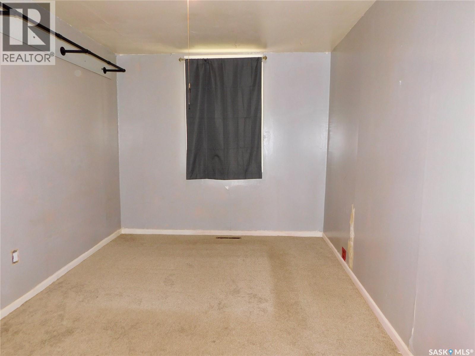 220 2nd Street E, Lafleche, Saskatchewan  S0H 3R0 - Photo 9 - SK031167