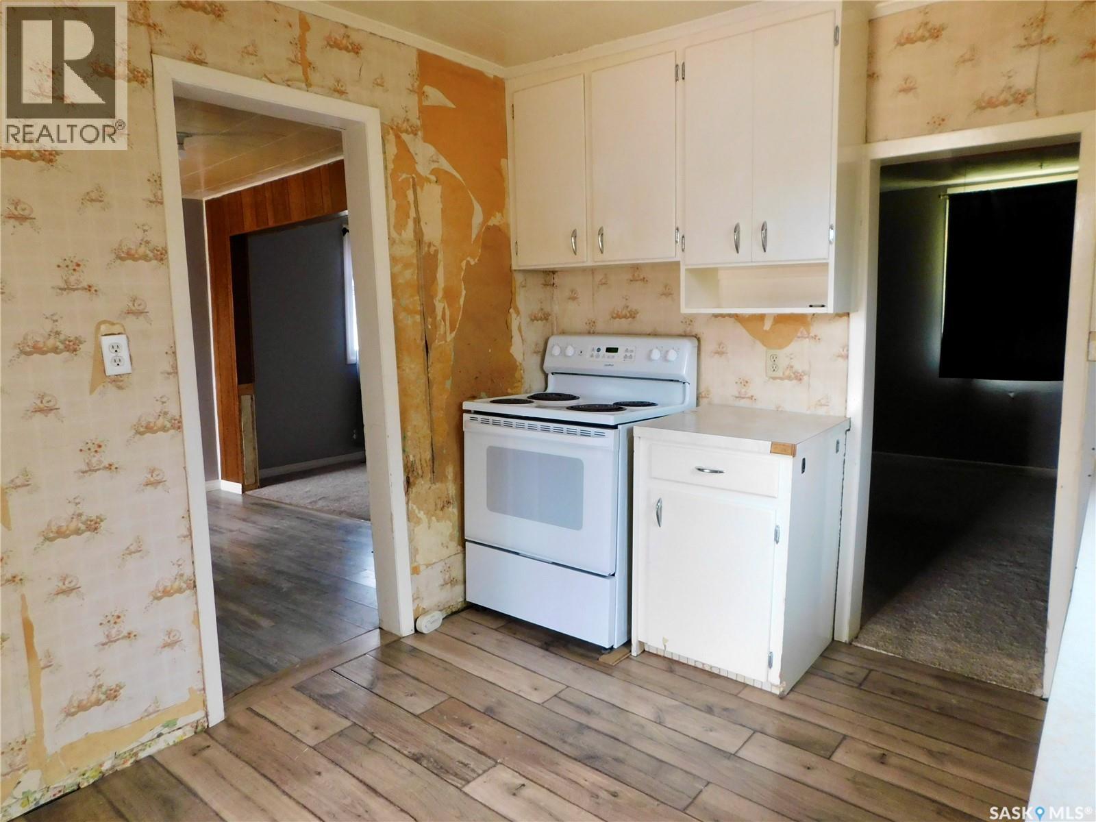 220 2nd Street E, Lafleche, Saskatchewan  S0H 3R0 - Photo 8 - SK031167