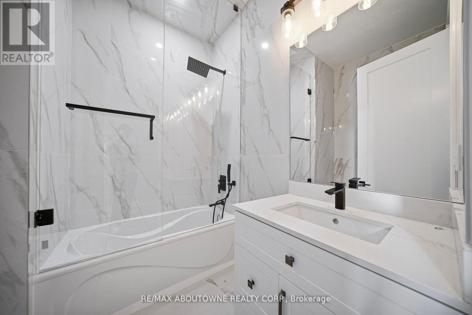 2091 Bridge Road, Oakville, Ontario  L6L 2E8 - Photo 18 - W12919720