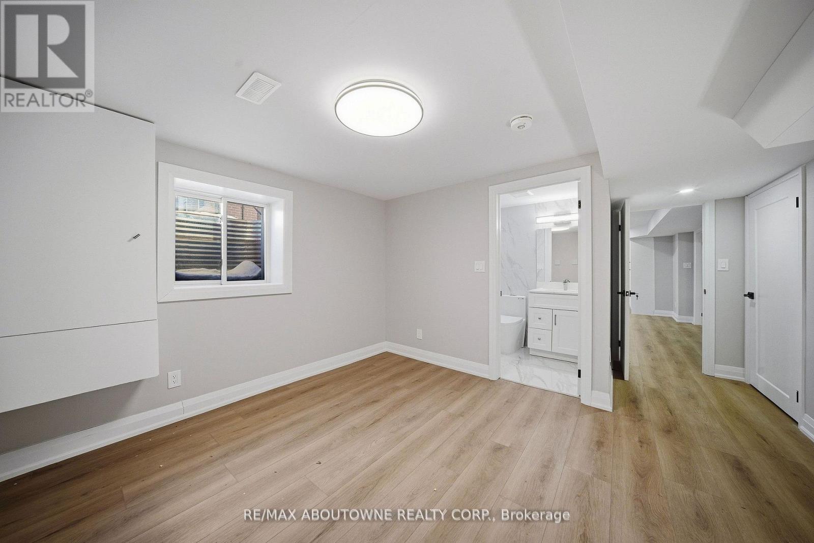 2091 Bridge Road, Oakville, Ontario  L6L 2E8 - Photo 33 - W12919720