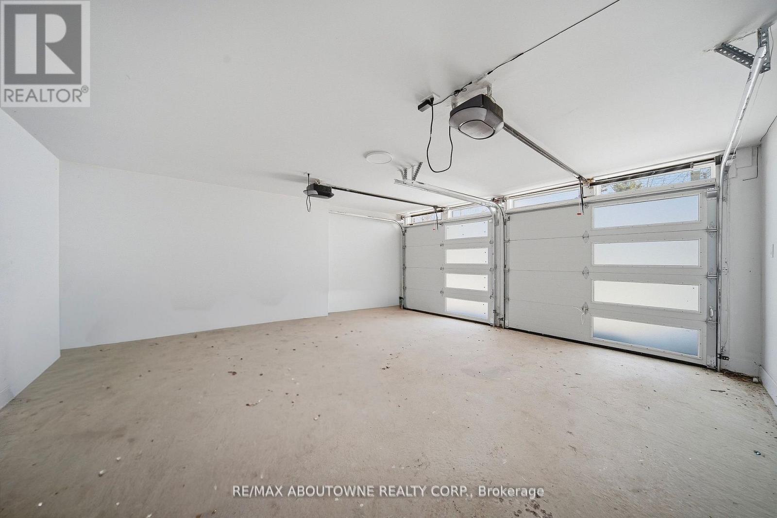 2091 Bridge Road, Oakville, Ontario  L6L 2E8 - Photo 36 - W12919720