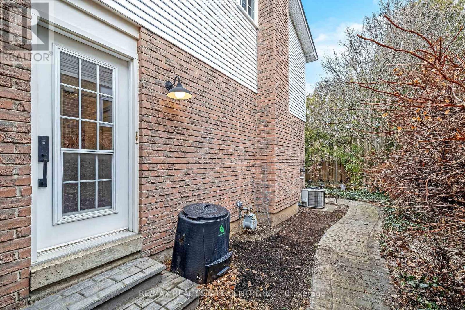 517 Farmstead Drive, Milton, Ontario  L9T 4N7 - Photo 20 - W12919734