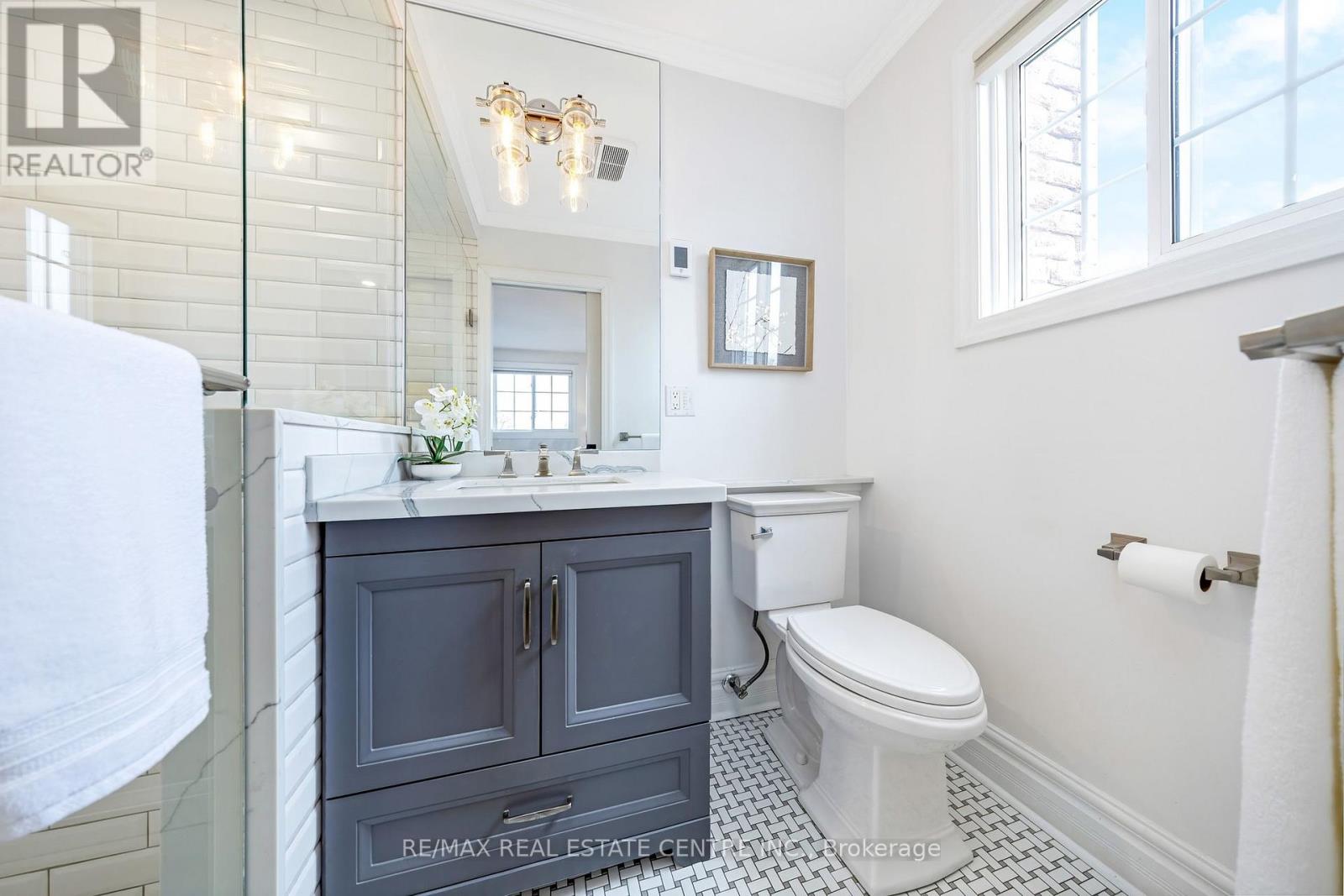 517 Farmstead Drive, Milton, Ontario  L9T 4N7 - Photo 23 - W12919734