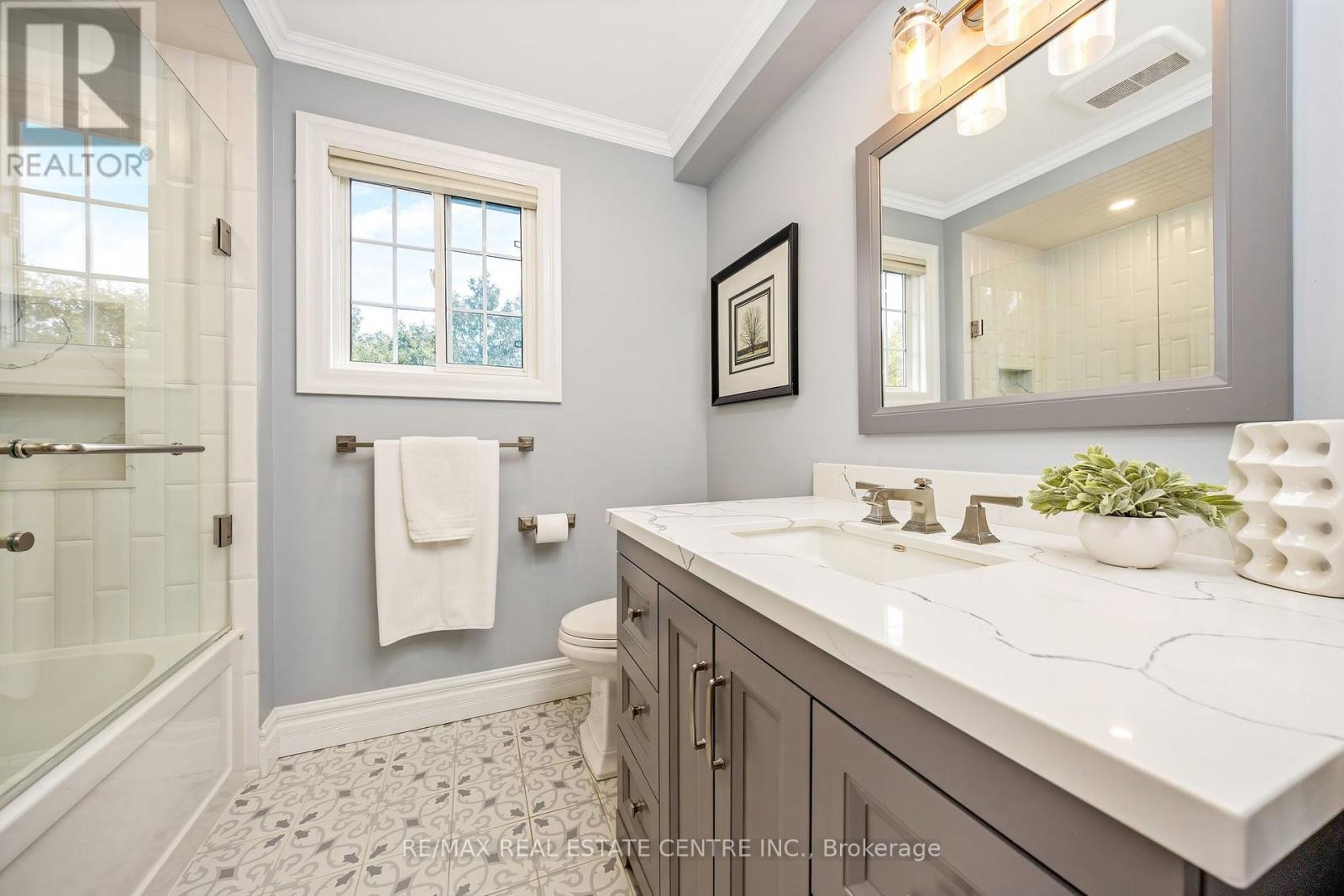 517 Farmstead Drive, Milton, Ontario  L9T 4N7 - Photo 28 - W12919734