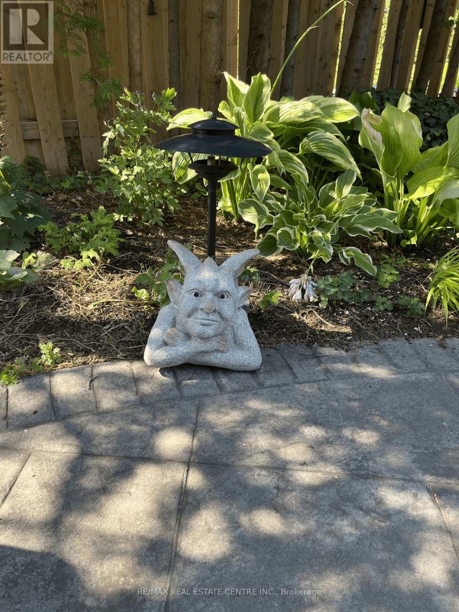 517 Farmstead Drive, Milton, Ontario  L9T 4N7 - Photo 43 - W12919734