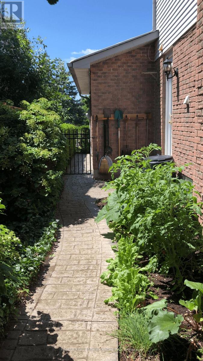 517 Farmstead Drive, Milton, Ontario  L9T 4N7 - Photo 45 - W12919734