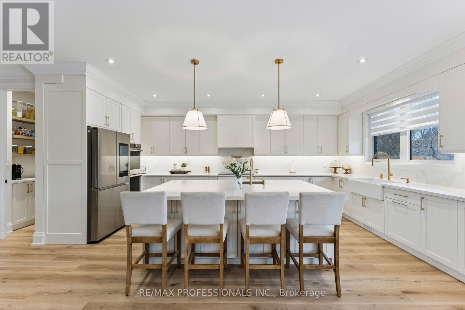 7 Ranwood Drive, Toronto, Ontario  M9N 3E8 - Photo 11 - W12919754