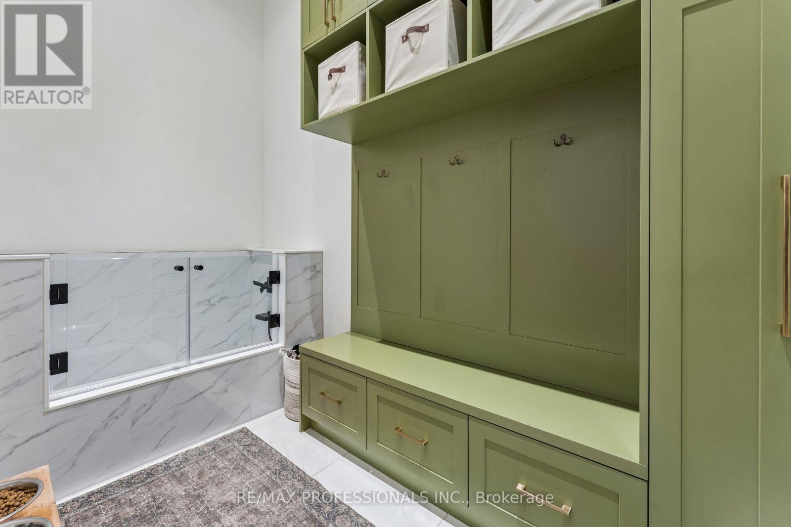 7 Ranwood Drive, Toronto, Ontario  M9N 3E8 - Photo 19 - W12919754