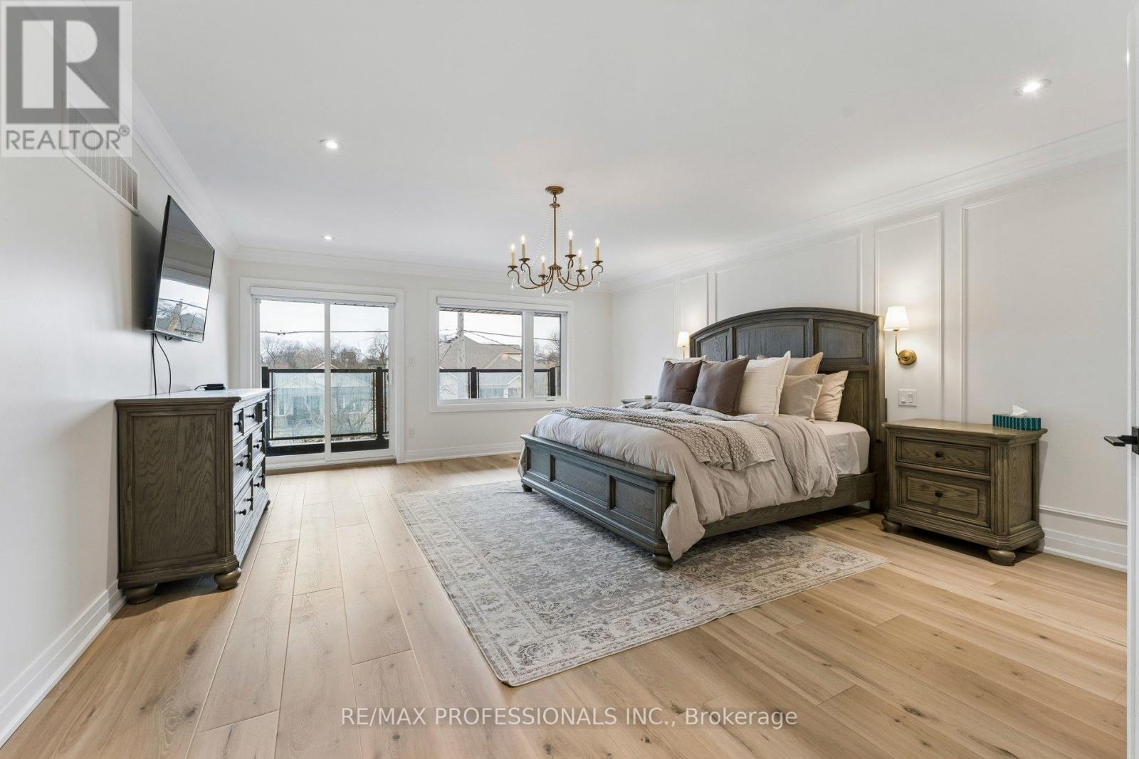 7 Ranwood Drive, Toronto, Ontario  M9N 3E8 - Photo 22 - W12919754