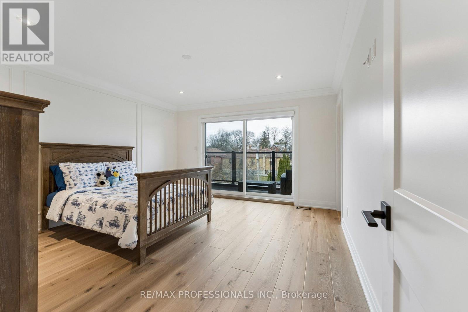 7 Ranwood Drive, Toronto, Ontario  M9N 3E8 - Photo 30 - W12919754