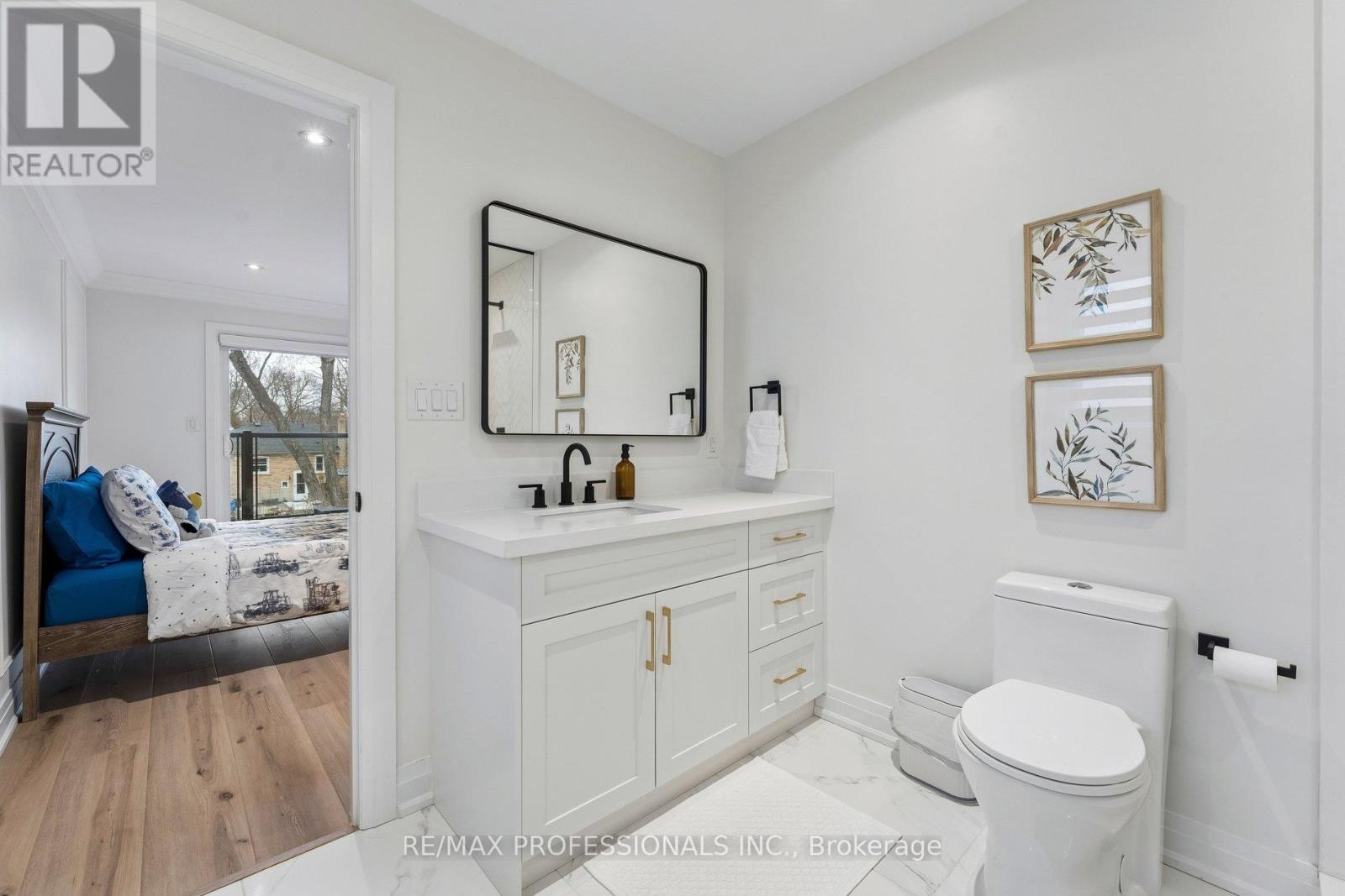 7 Ranwood Drive, Toronto, Ontario  M9N 3E8 - Photo 33 - W12919754