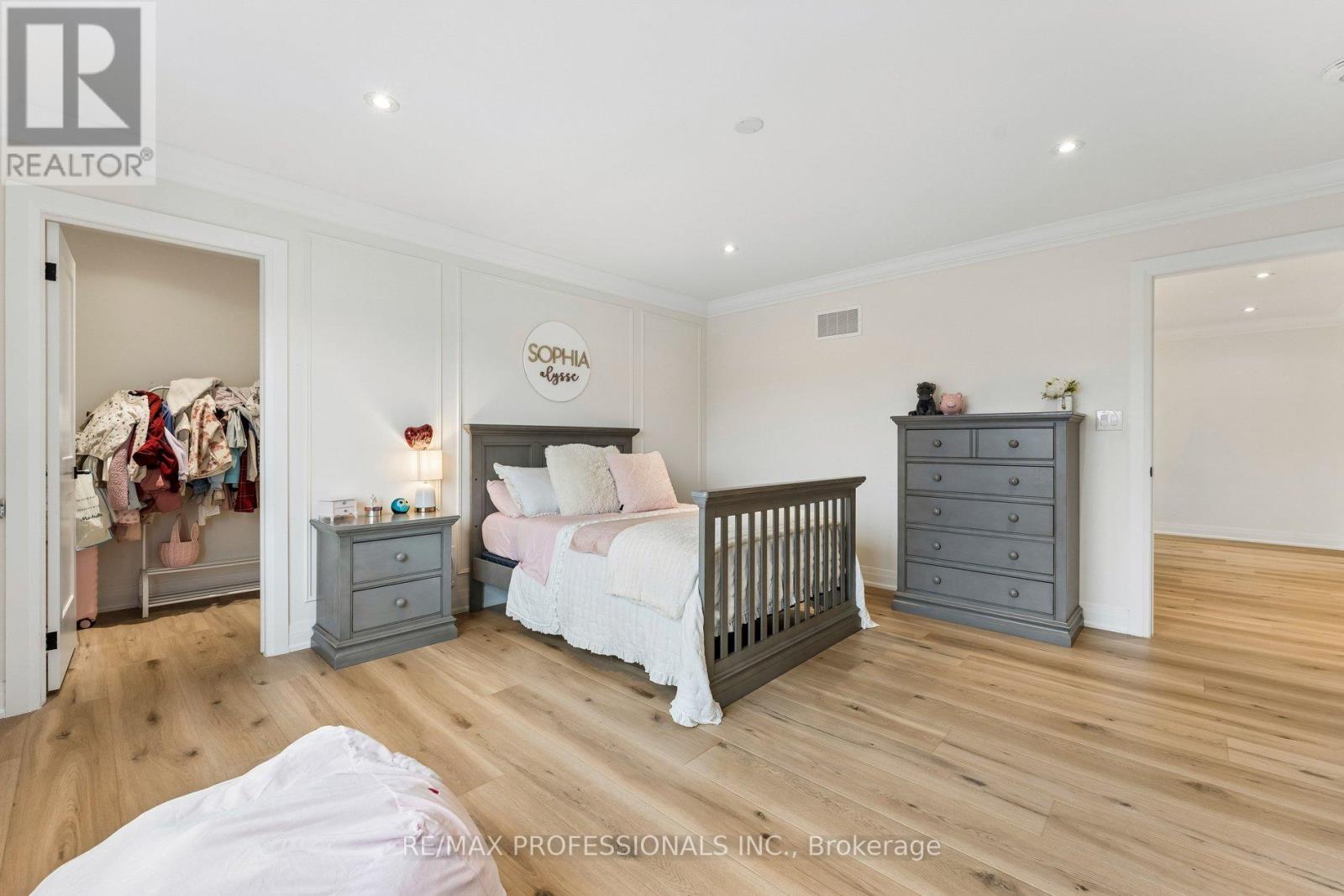 7 Ranwood Drive, Toronto, Ontario  M9N 3E8 - Photo 35 - W12919754