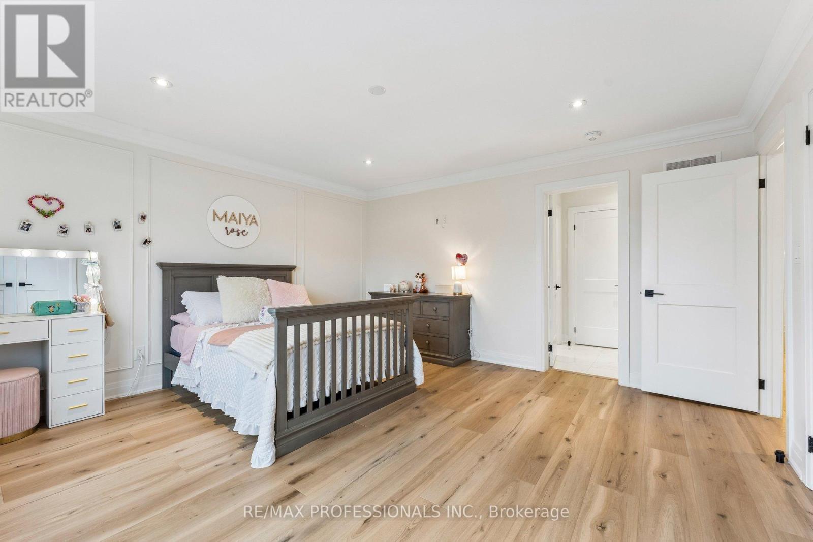 7 Ranwood Drive, Toronto, Ontario  M9N 3E8 - Photo 37 - W12919754