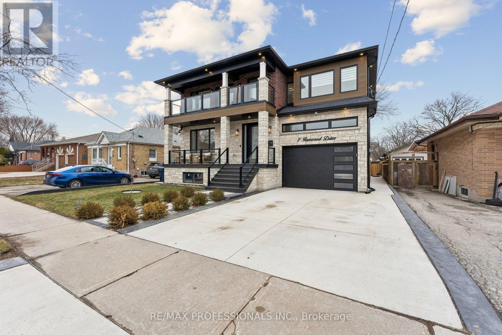 7 Ranwood Drive, Toronto, Ontario  M9N 3E8 - Photo 50 - W12919754