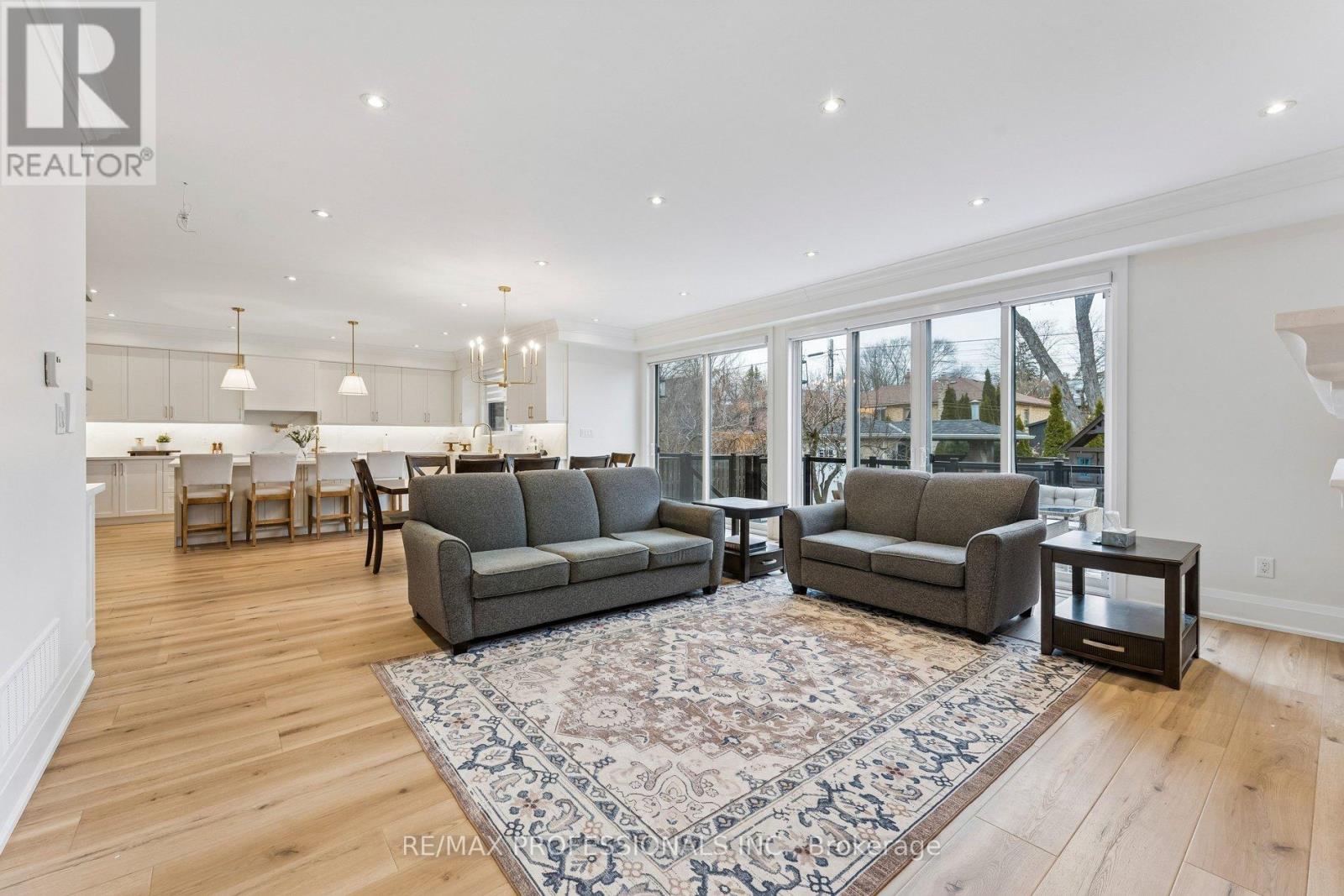 7 Ranwood Drive, Toronto, Ontario  M9N 3E8 - Photo 7 - W12919754