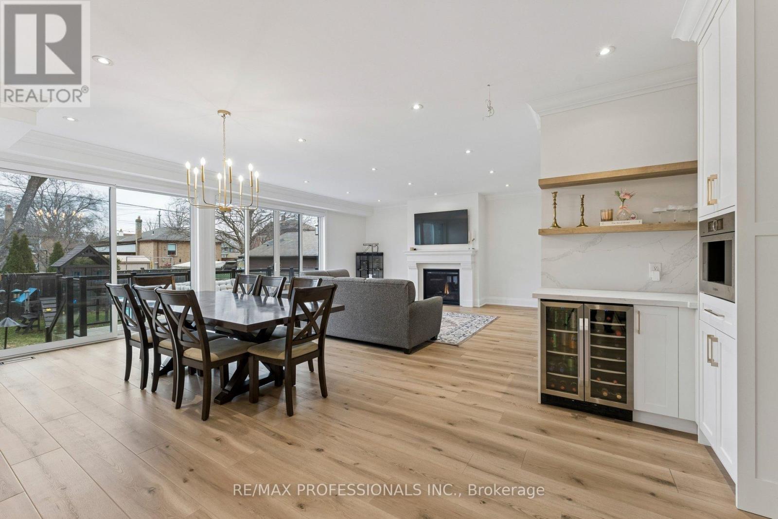 7 Ranwood Drive, Toronto, Ontario  M9N 3E8 - Photo 8 - W12919754