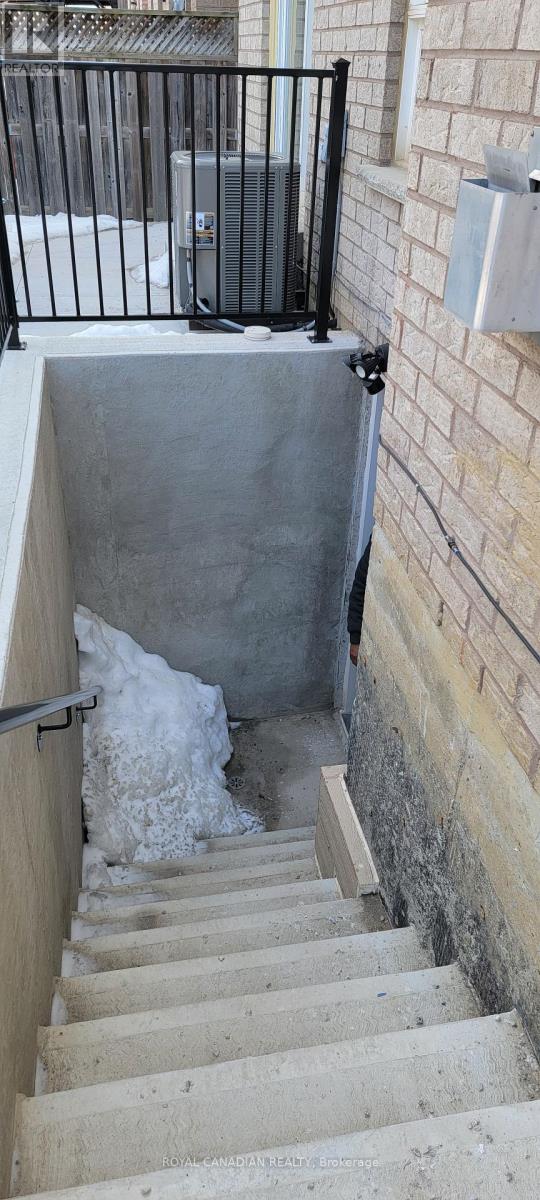 Bsmt - 84 Masters Green Crescent, Brampton, Ontario  L7A 3K5 - Photo 15 - W12919880