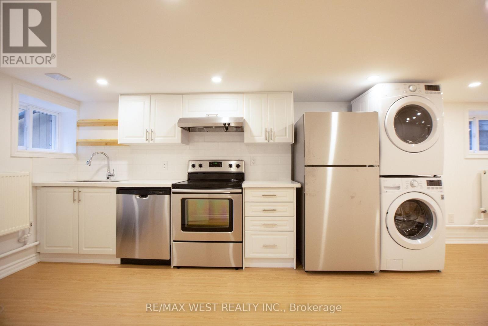 Lower - 16 Maynard Avenue, Toronto, Ontario  M6K 2Z9 - Photo 2 - W12919894