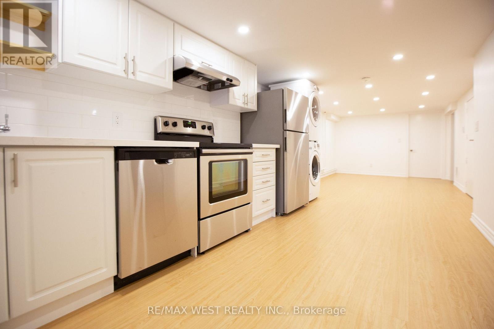 Lower - 16 Maynard Avenue, Toronto, Ontario  M6K 2Z9 - Photo 3 - W12919894