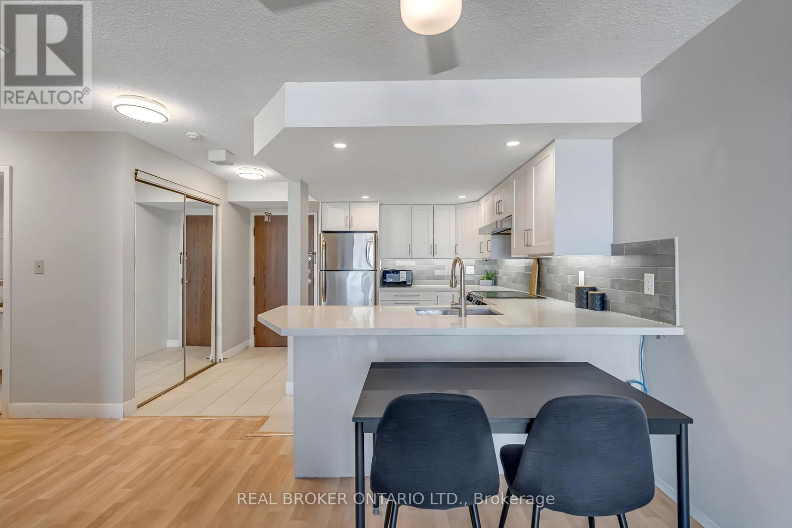 903 - 25 AGNES STREET, Mississauga, Ontario