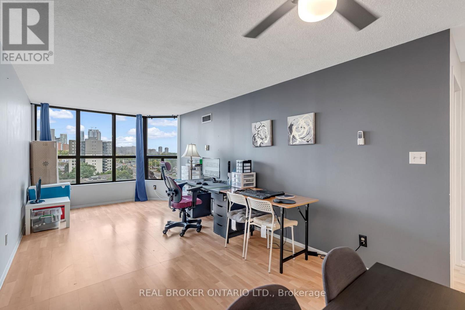 903 - 25 Agnes Street, Mississauga, Ontario  L5B 3X7 - Photo 11 - W12919906