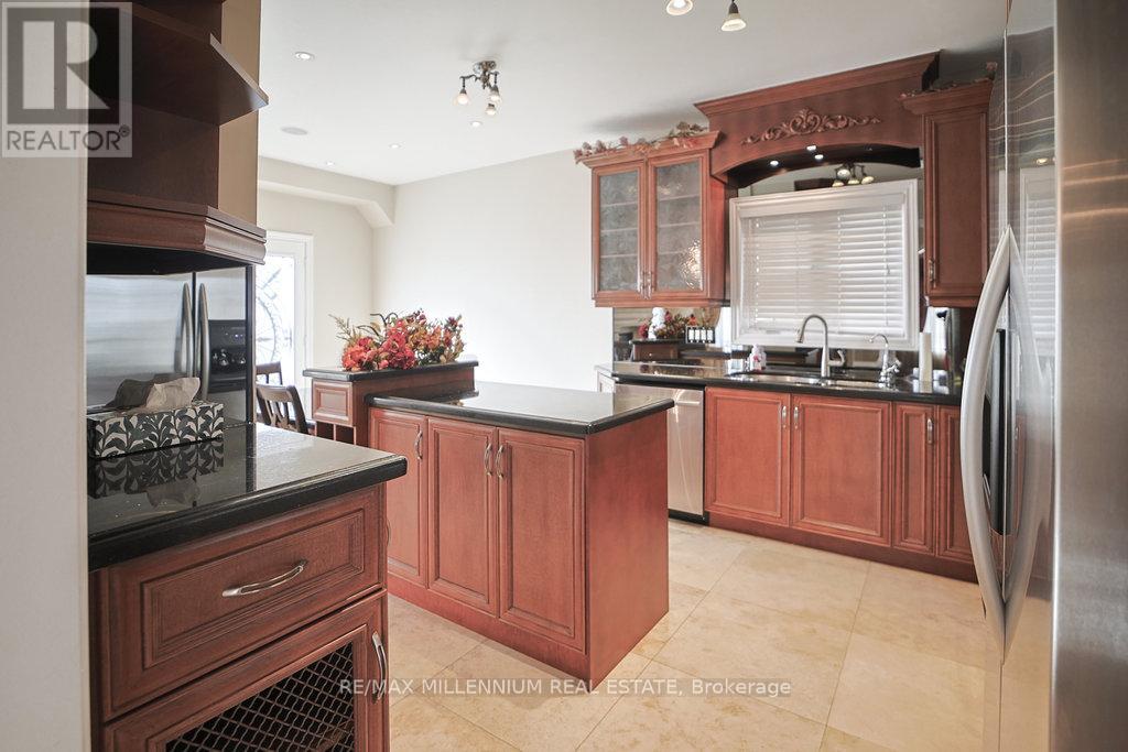 24 Prince Edward Boulevard, Brampton, Ontario  L6P 2N8 - Photo 10 - W12919910