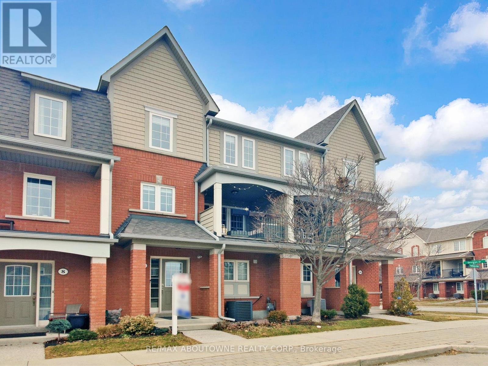 9 - 2360 Parkhaven Boulevard, Oakville, Ontario  L6H 7S6 - Photo 4 - W12919958