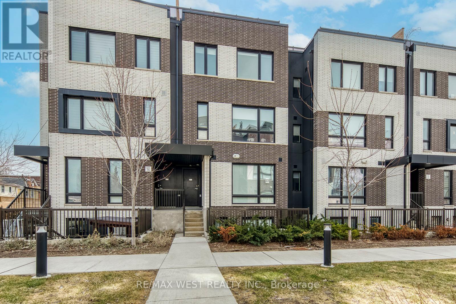 14 - 20 Ed Clark Gardens, Toronto, Ontario  M6N 0B5 - Photo 2 - W12919972