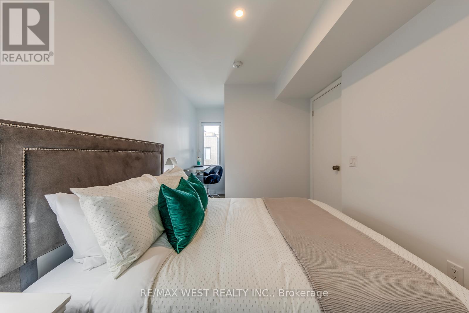 14 - 20 Ed Clark Gardens, Toronto, Ontario  M6N 0B5 - Photo 30 - W12919972