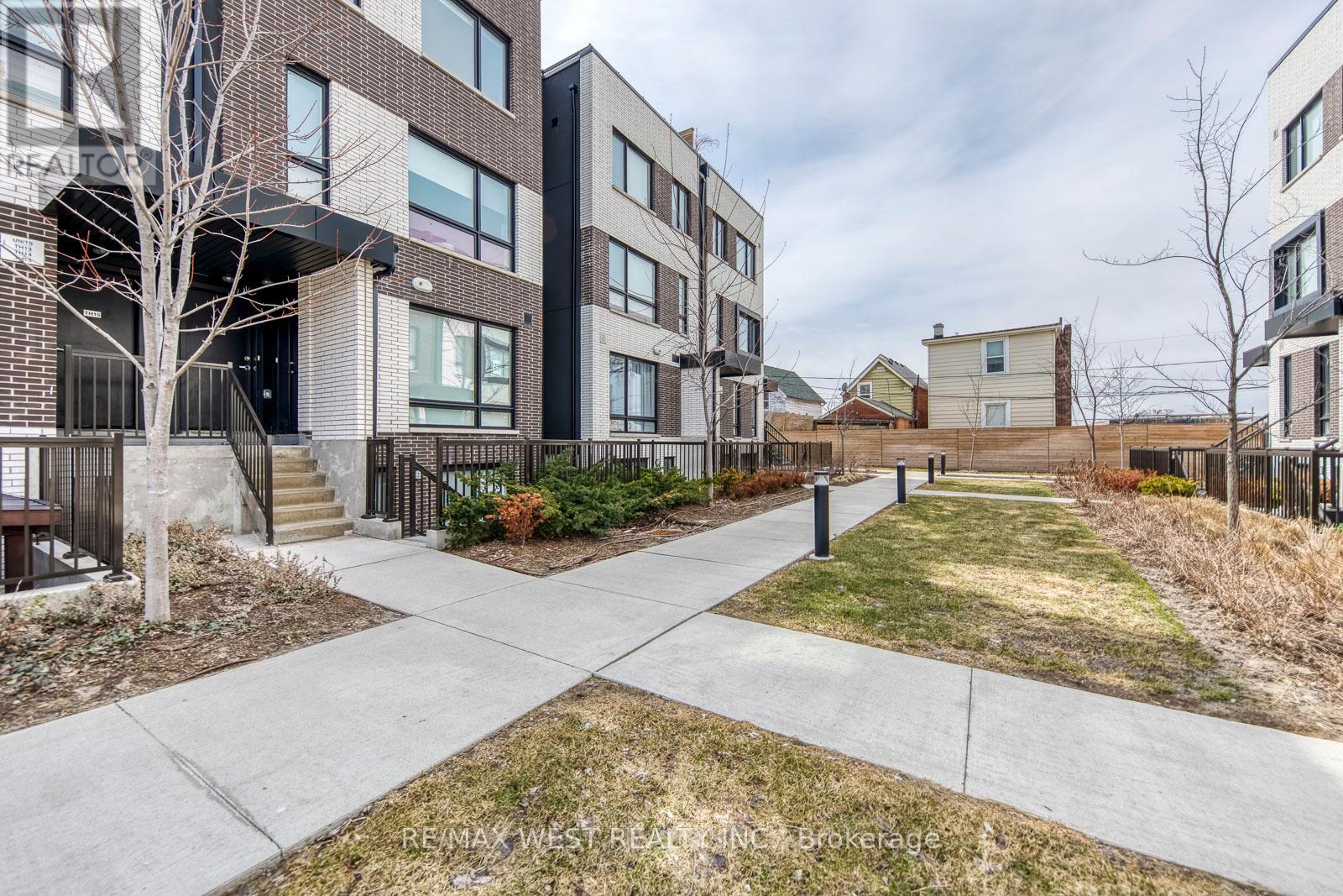 14 - 20 Ed Clark Gardens, Toronto, Ontario  M6N 0B5 - Photo 4 - W12919972