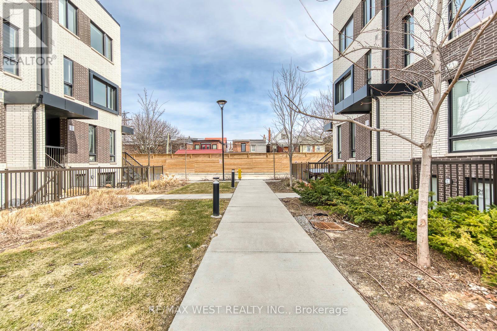 14 - 20 Ed Clark Gardens, Toronto, Ontario  M6N 0B5 - Photo 5 - W12919972