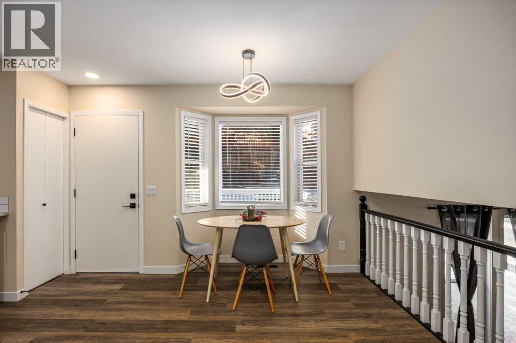 131 Stratton Crescent Sw, Calgary, Alberta  T3H 1T7 - Photo 5 - A2293052