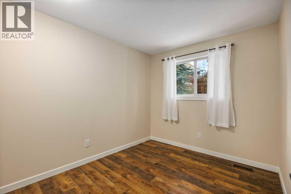 131 Stratton Crescent Sw, Calgary, Alberta  T3H 1T7 - Photo 15 - A2293052