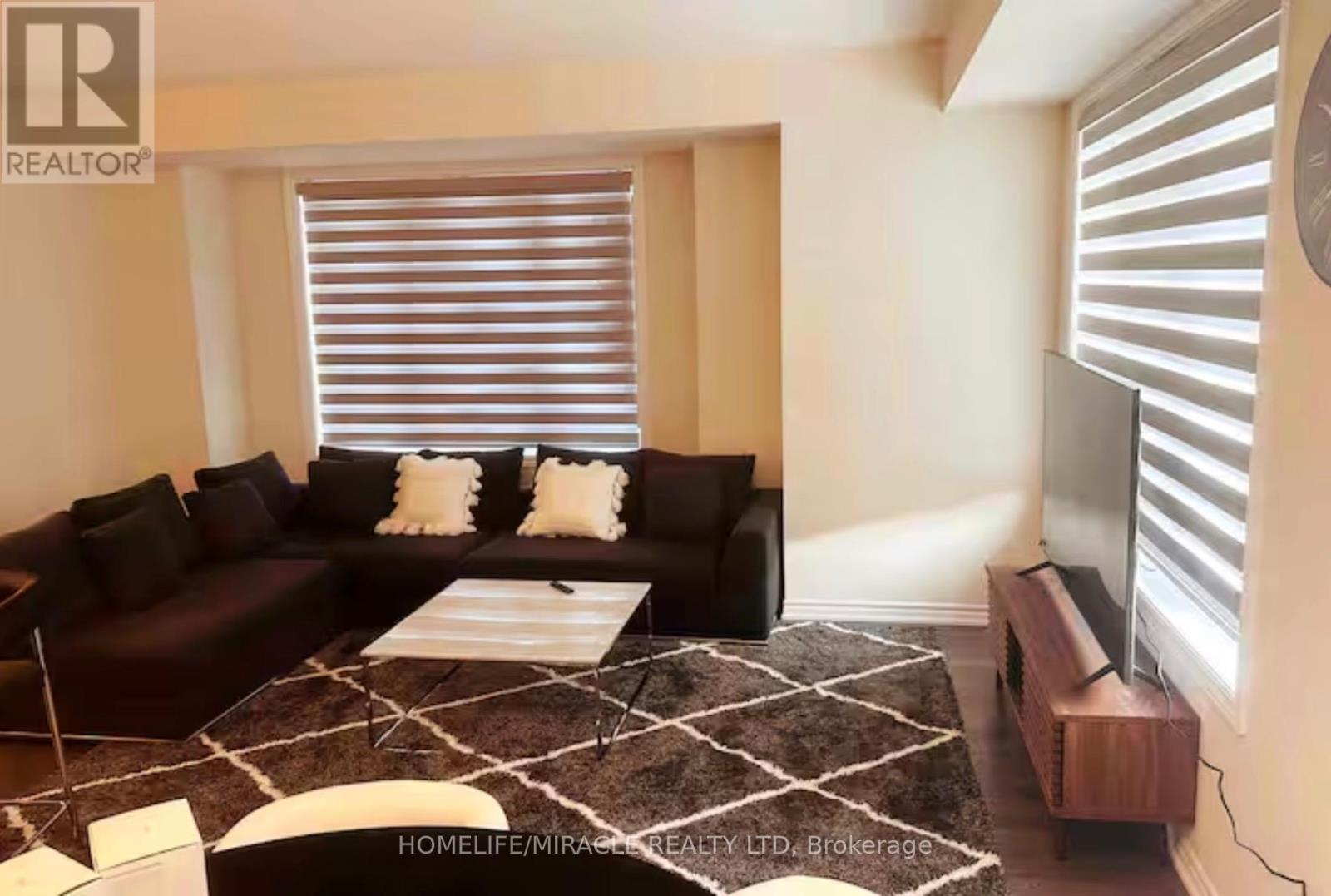 449 Barker Parkway, Thorold, Ontario  L2V 0K7 - Photo 5 - X12919750